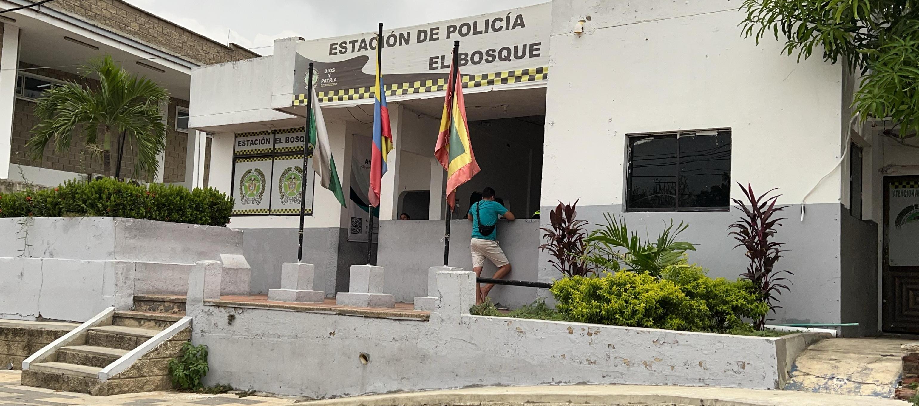 Estación de Policía del barrio El Bosque. 