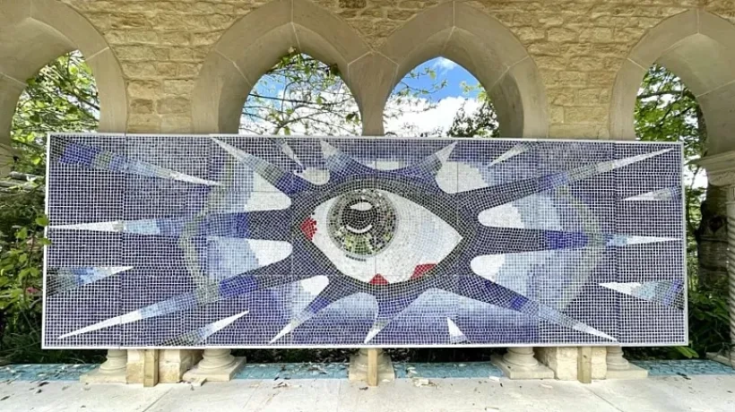Mosaico "El ojo psicodélico".