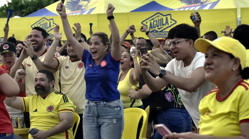 ¡Qué alegría! gritaban los aficionados tras la victoria 3-0 de Colombia ante Costa Rica