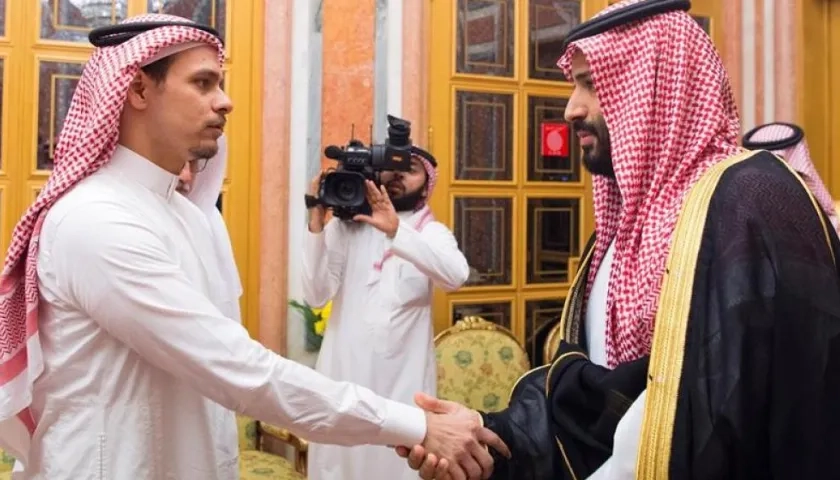 Salah bin Jamal Khashoggi y el príncipe heredero de Arabia Saudí, Mohamed bin Salman.