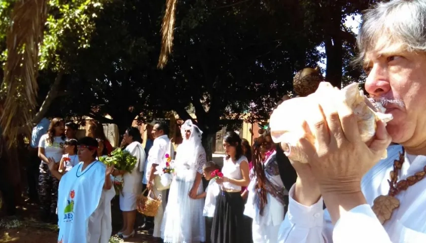  Las bodas de personas con árboles en México son para crear conciencia sobre el cuidado del medio ambiente.