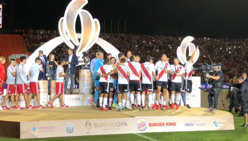 Jugadores de River Plate celebrando el título.