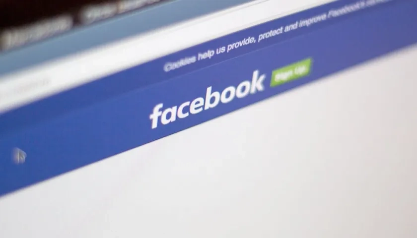  En 2011, Facebook se comprometió a solicitar el consentimiento de sus usuarios antes de hacer determinados cambios en las preferencias de privacidad.