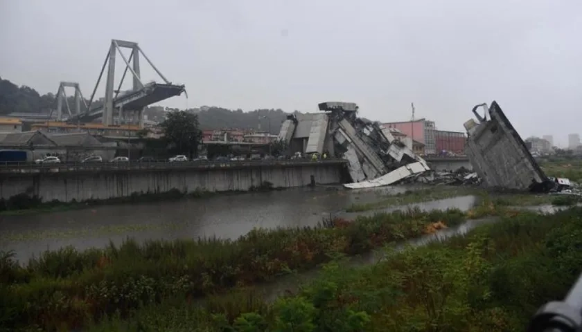 Viaducto que se cayó en Génova.