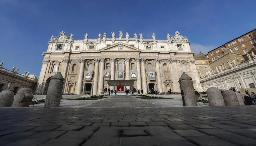 El Archivo será denominado ahora Archivo Apostólico Vaticano.