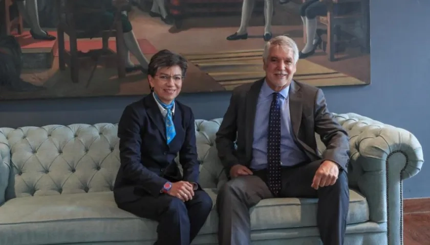La electa alcaldesa Claudia López y el alcalde de Bogotá, Enrique Peñalosa.