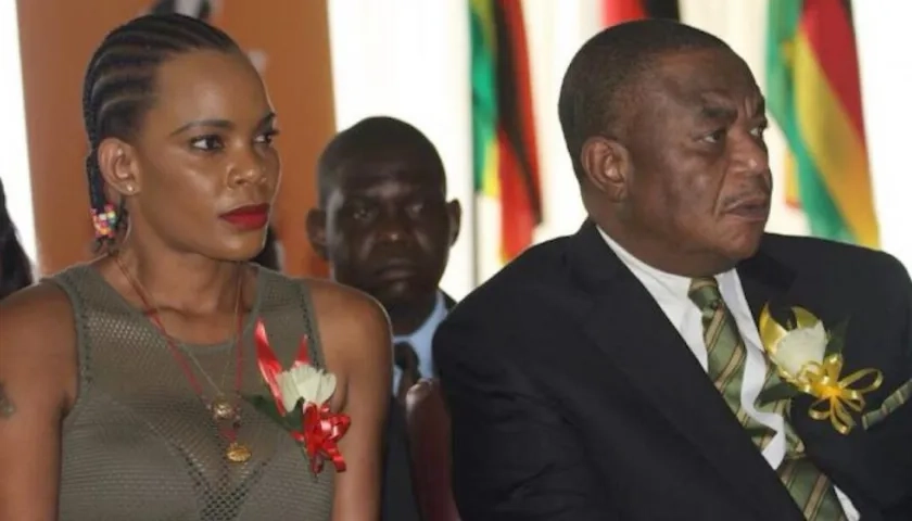 El vicepresidente de Zimbabue, Constantino Chiwenga y su esposa, Mary Mubaiwa Chiwenga, de 36 años. 