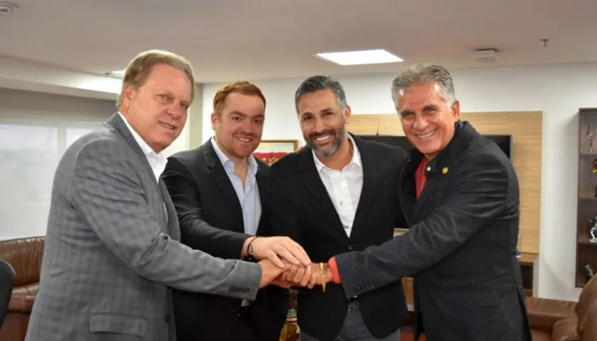 Ramón Jesurun, Iván Novella, Mario Alberto Yepes y Carlos Queiroz. 