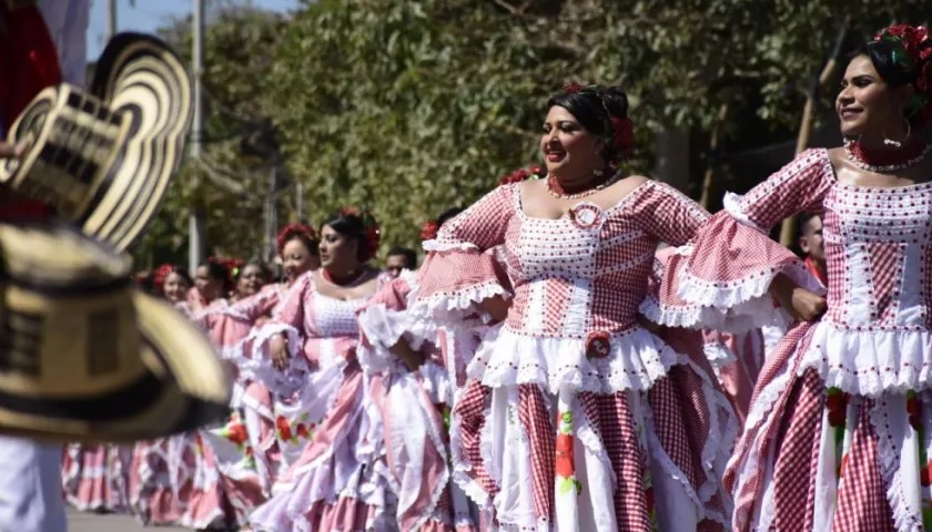 Cumbiamberas durante desfile del Carnaval de Barranquilla.