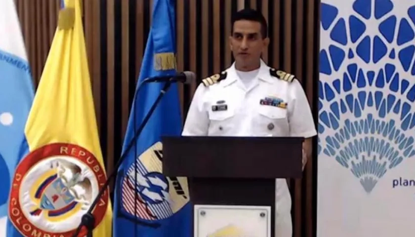 Capitán de Fragata Carlos Urbano.