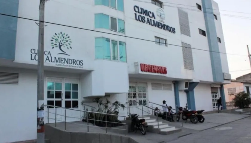 Las víctimas fueron llevadas a la Clínica Los Almendros.