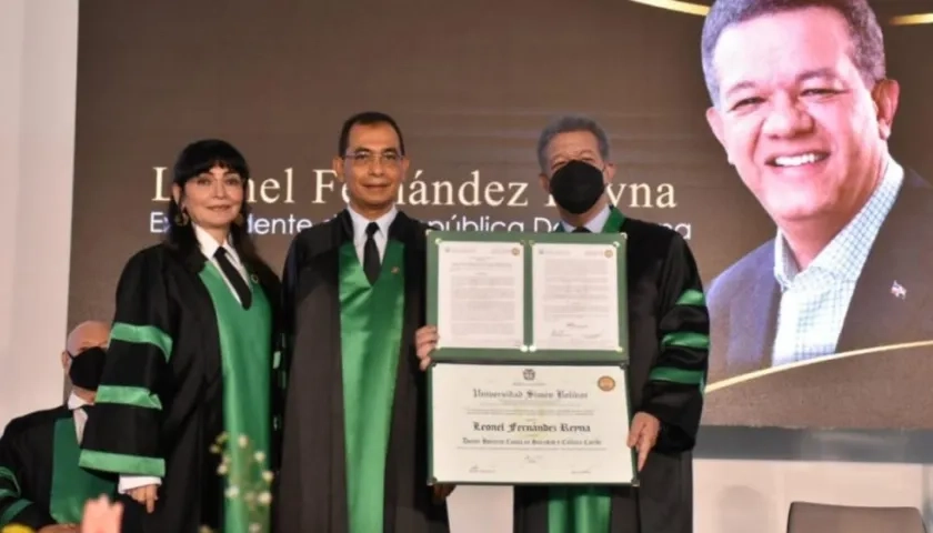 Ana de Bayuelo, José Consuegra y Leonel Fernández.