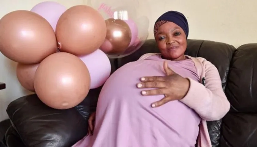 Mujer sudafricana que fingió un embarazo múltiple