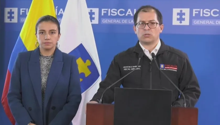 El Fiscal General, Francisco Barbosa, revelando detalles del operativo.