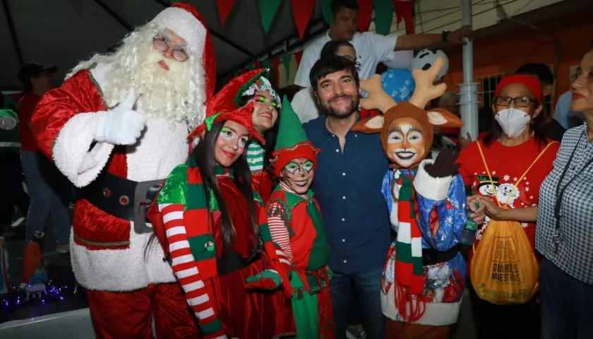 El alcalde Pumarejo en la inauguración del Parque Universal, que fue una noche mágica de Navidad.