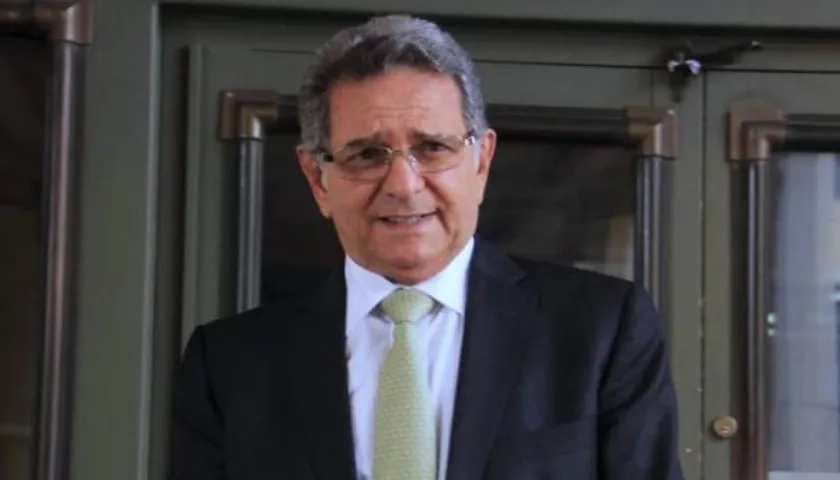 El exsenador Julio Manzur.