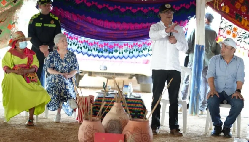 El Presidente Petro durante la presentación del plan de agua potable ‘Wüin Üles’ para La Guajira.