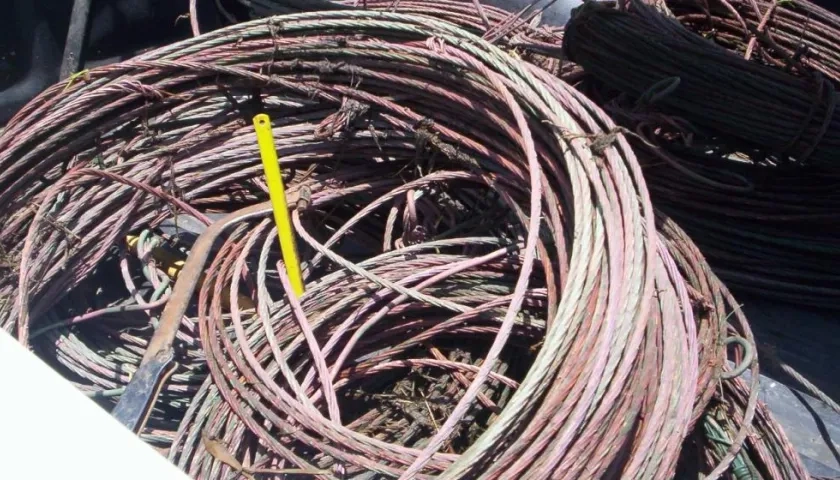 Rollos de cables de cobre y aluminio recuperados tras haber sido robados.