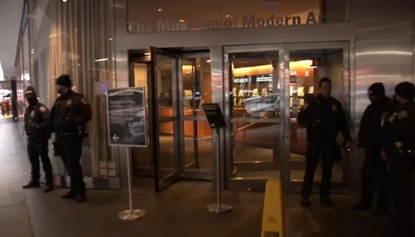 El suceso desembocó en escenas de caos a la entrada del museo