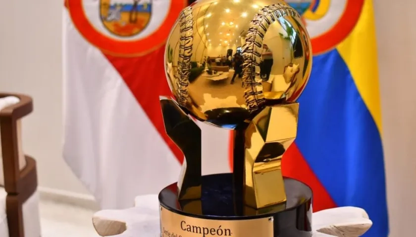 Trofeo de campeón de la Serie del Caribe. 