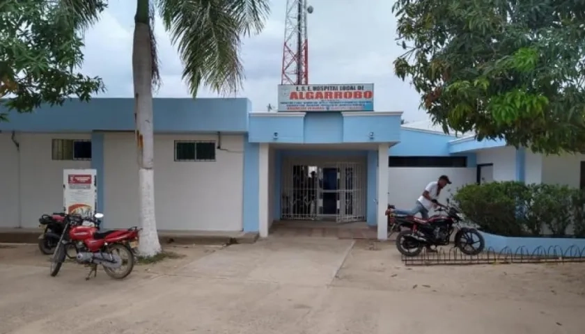 Hospital de Algarrobo en el que fueron atendidos contratista y concejal.