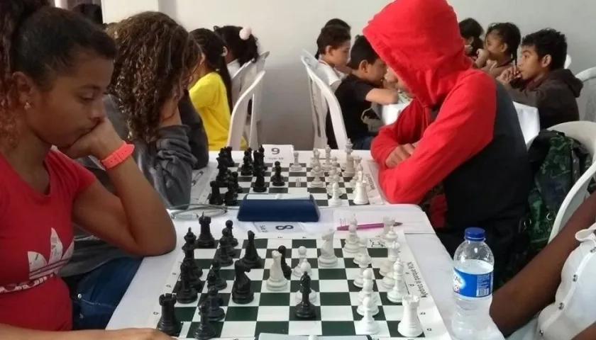 Ángela Cárdenas Herrera, en una partida de ajedrez. 