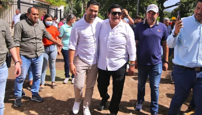 Poncho Zuleta y el alcalde Mello Castro.