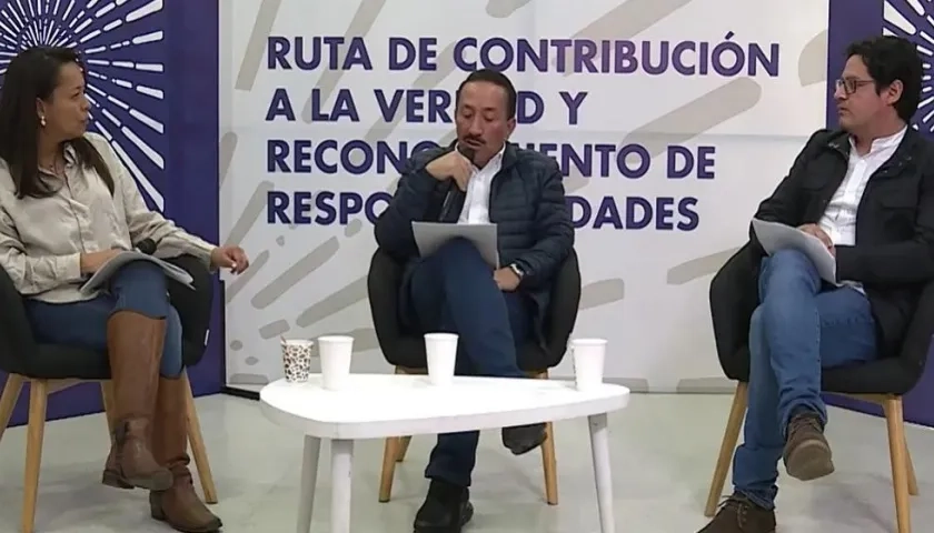 Hugo Aguilar, centro, de sus declaraciones a la Comisión de la Verdad.