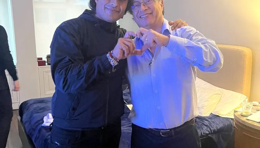 Nicolás Petro con su papá Gustavo Petro.