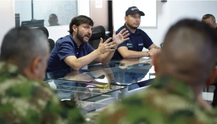 El alcalde Jaime Pumarejo en uno de los recientes consejos de seguridad.