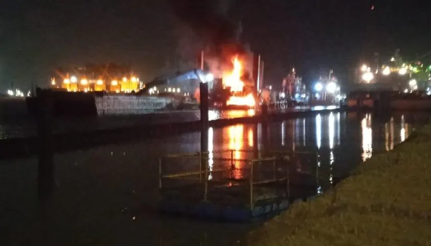 Incendio en Sociedad Portuaria de Palermo