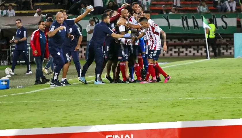 Junior celebra el gol de Didier Moreno