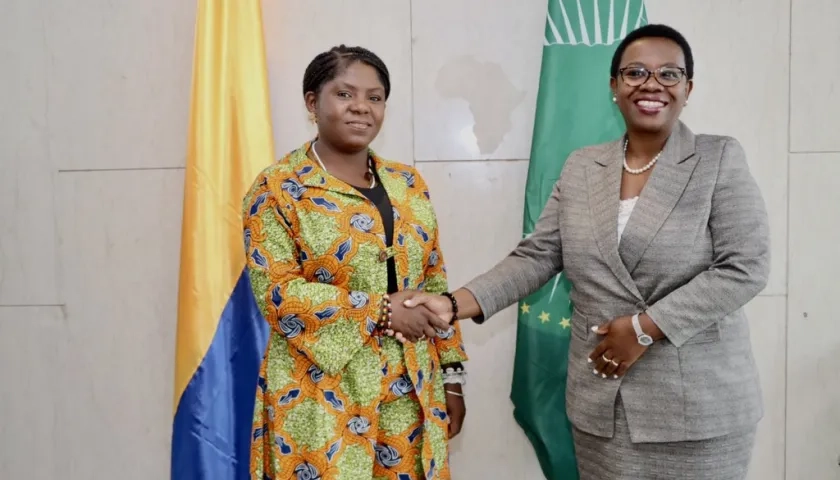 Vicepresidenta Francia Márquez con Addis Abeda, vicepresidenta de la Comisión de la UA.
