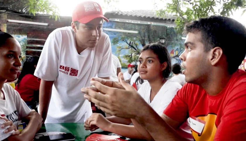 Camilo Torres Villalba les explicó a los jóvenes asistentes cómo producir ‘Atlántico en 55 segundos”,  su propuesta de filminutos