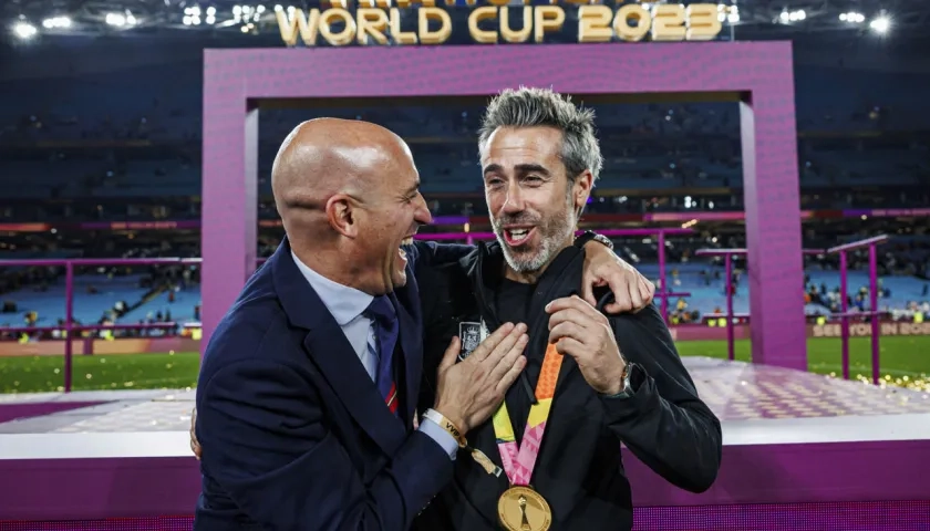 Luis Rubiales y Jorge Vilda durante la celebración del título de España.