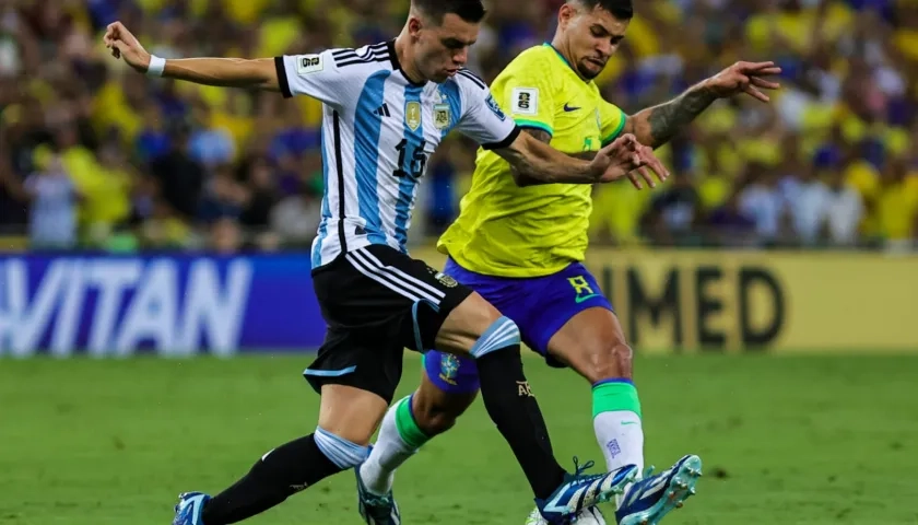 Jugadas en el partido Brasil - Argentina. 