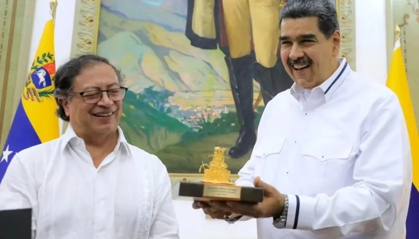 Gustavo Petro, junto a su homólogo Nicolás Maduro.
