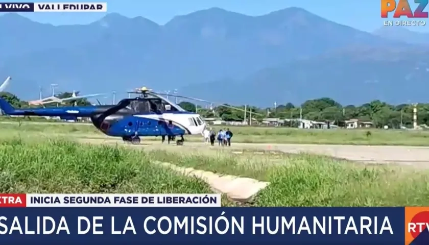 El helicóptero que moviliza a la Comisión Humanitaria.