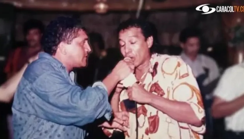 'Poncho' Zuleta y Diomedes Díaz, durante una presentación.