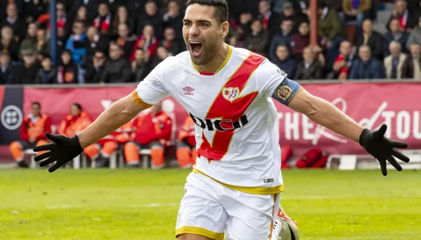 Radamel Falcao García celebra su conquista ante el Yeclano. 