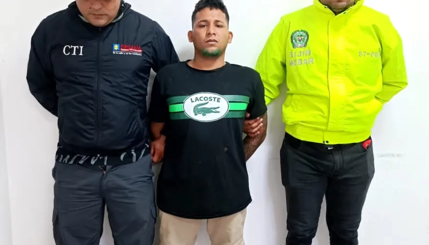 Alias 'Pecho Paloma' tras ser capturado por las autoridades. 