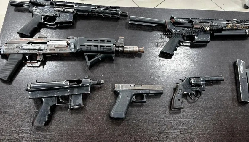 Armas incautadas en Ecuador. 