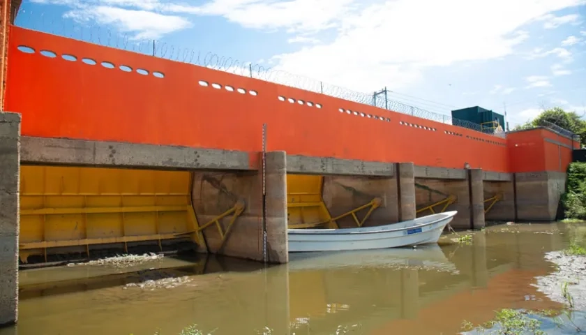 Una de las medidas es el cierre total de las compuertas El Porvenir y Villa Rosa en el Embalse del Guájaro.