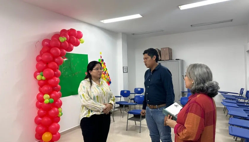 La alcaldesa Alcira Sandoval en el remodelado Centro Regional de Atención a Víctimas