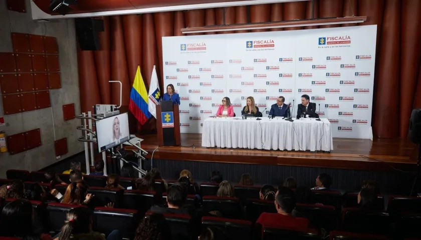 Evento público donde la Fiscalía presentó excusas a Sabino.