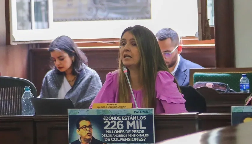 La senadora Paloma Valencia (Centro Democrático) denunció que Colpensiones ha despilfarrado más de $226 mil millones