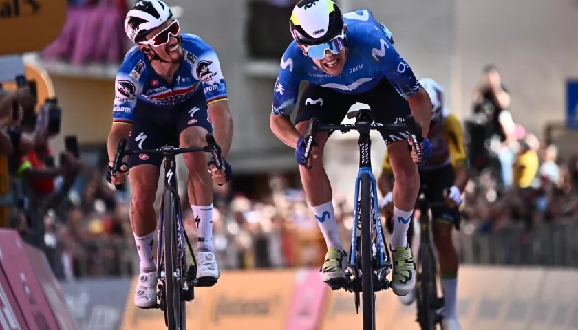 Pelayo Sánchez le ganó en el remate al francés Julian Alaphilippe.  