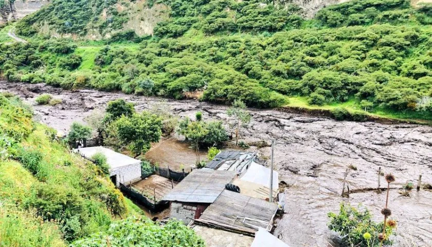 Así quedó el caserío El Placer, en la zona de Río Verde, Ecuador, tras el alud