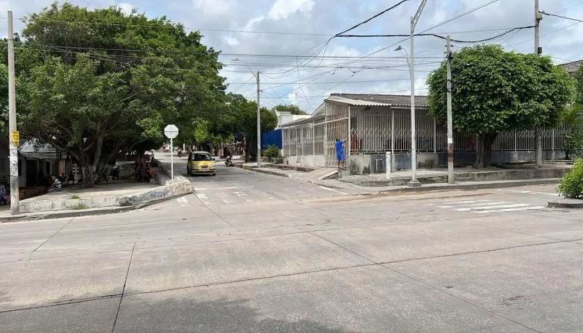 Calle 48 a la altura de la carrera 8, barrio El Santuario.