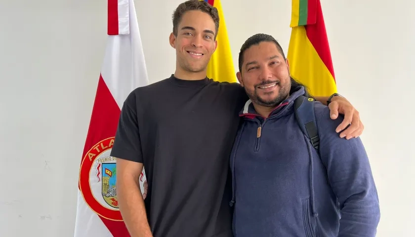 Cristian Ortega y el entrenador Ricardo Moreno.